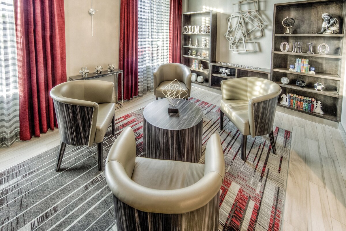 콜롬버스 (NE) Staybridge Suites Columbus Univ Area - OSU by IHG 호텔 스위트룸