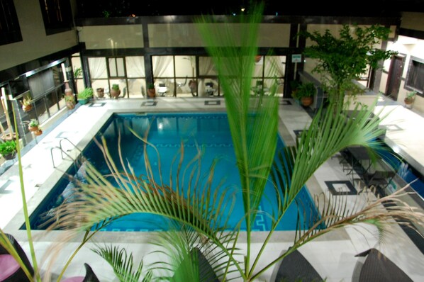Outdoor pool - Primal Hotel (Lagos)