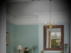 Restaurant - The Lions (Newark)