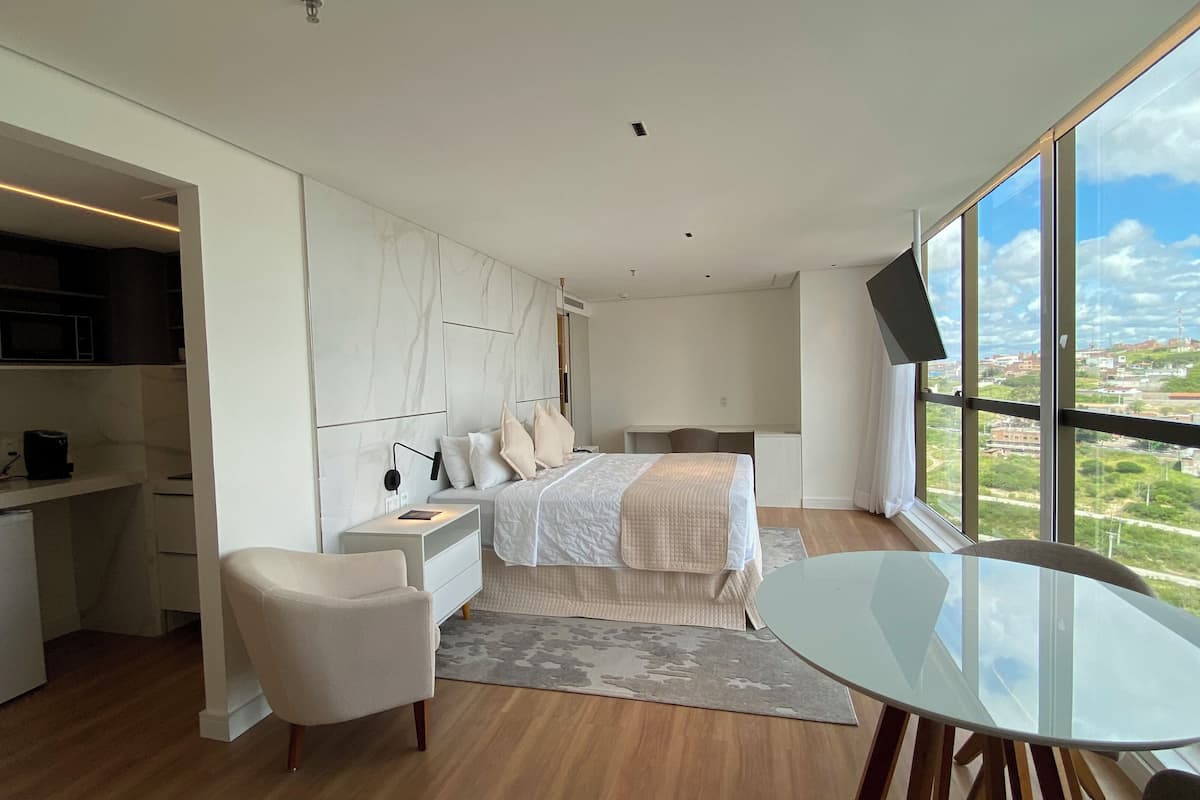 executive studio suite | minibar, in-room safe, individually furnished, soundproofing