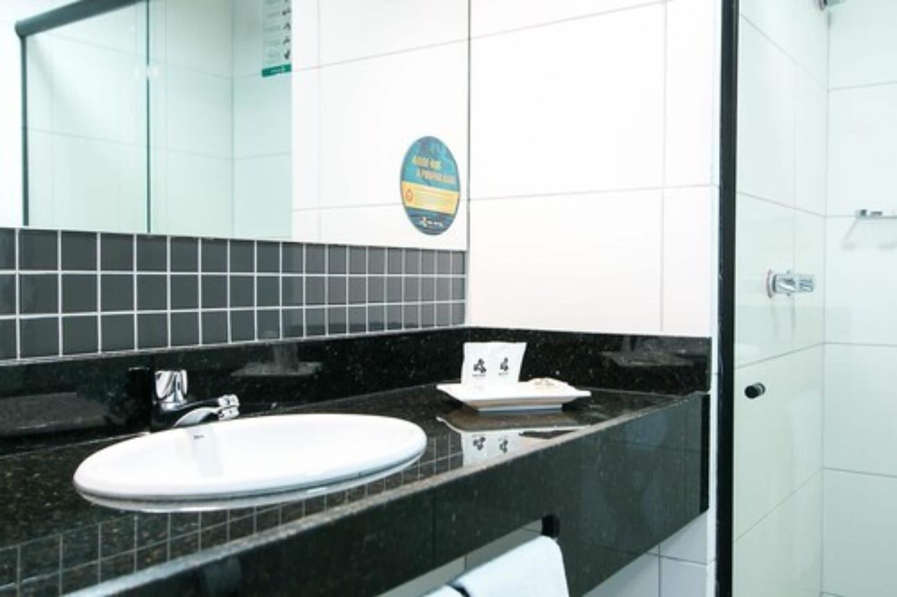 shower, free toiletries, towels