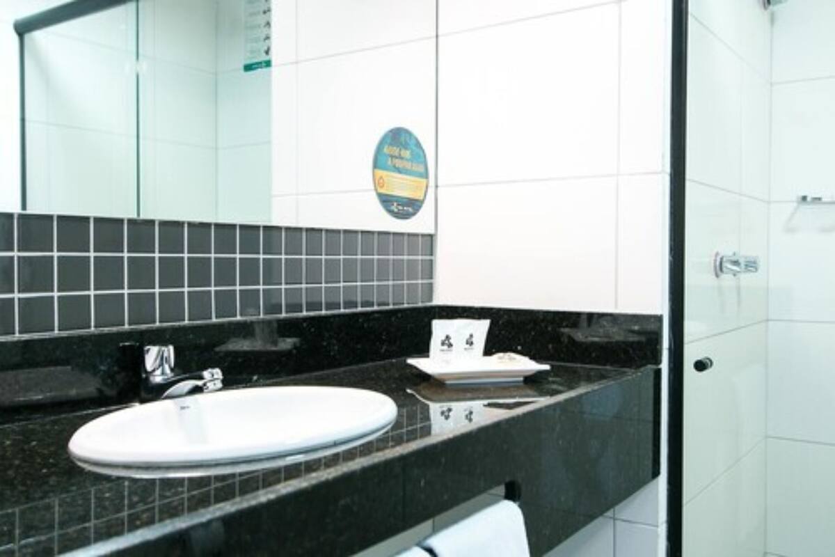 shower, free toiletries, towels