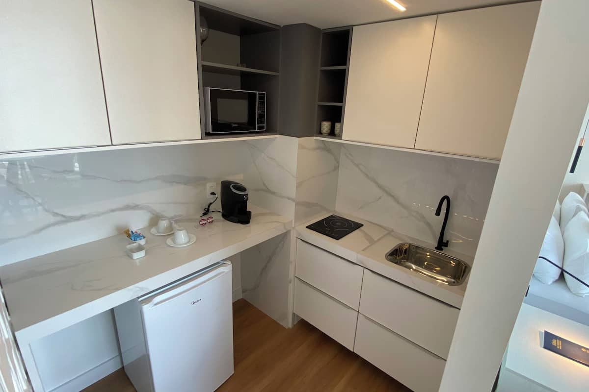 executive studio suite | minibar, in-room safe, individually furnished, soundproofing