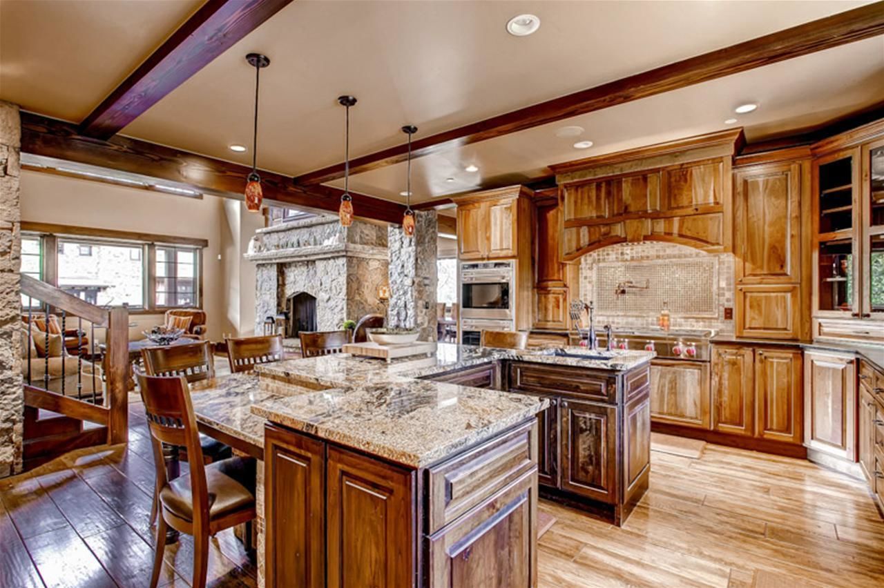 House, 5 Bedrooms | Private kitchen