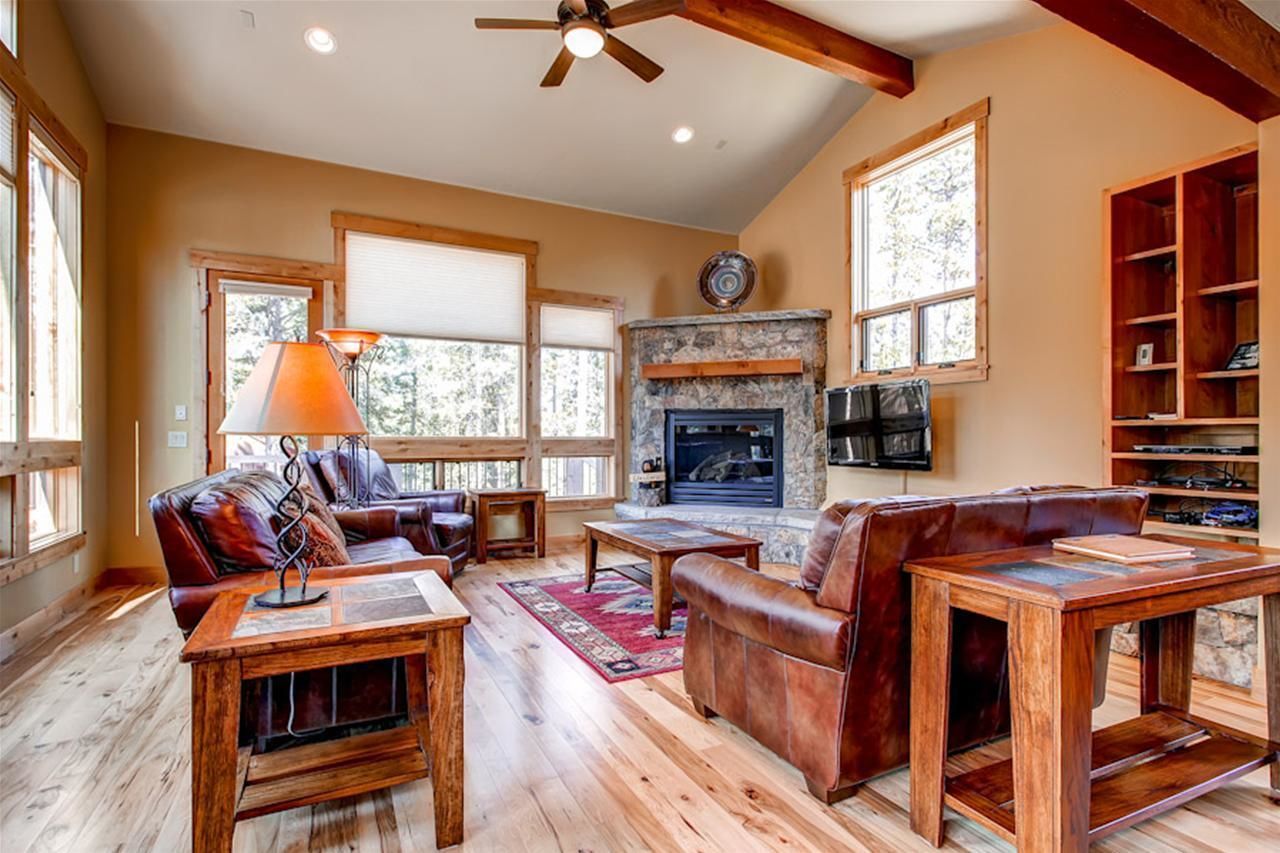 House, 4 Bedrooms, Hot Tub | Living room | Flat-screen TV, fireplace, DVD player