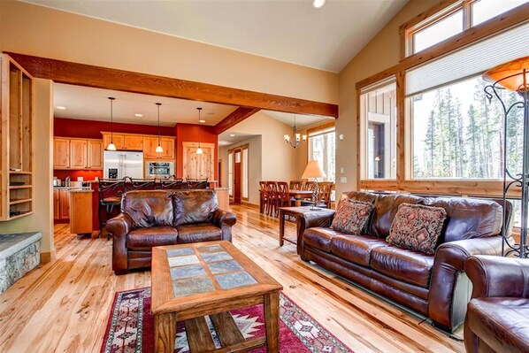 House, 4 Bedrooms, Hot Tub | Living area