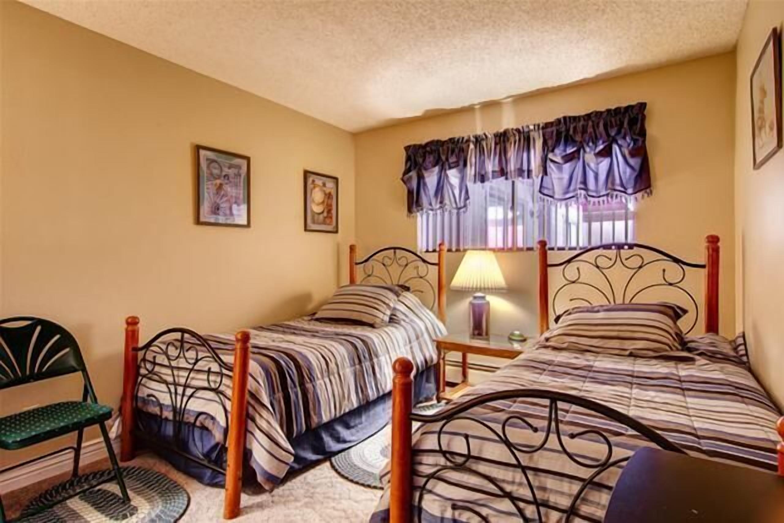 Condo, 2 Bedrooms