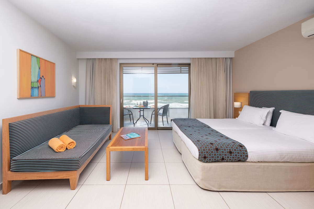 In-room safe, desk, soundproofing, iron/ironing board (on request)
