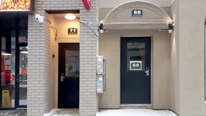 Front of property - Hotel Oshawa Downtown (Oshawa)