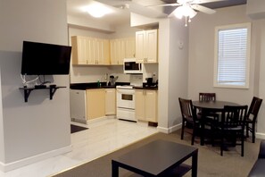 Apartment, 1 Bedroom, Kitchen | Room amenity