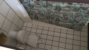 Standard Room, 1 King Bed | Bathroom | Combined shower/tub, free toiletries, towels