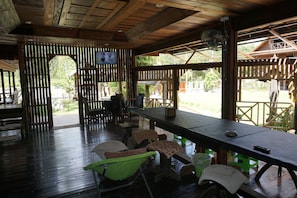 Check-in/check-out kiosk