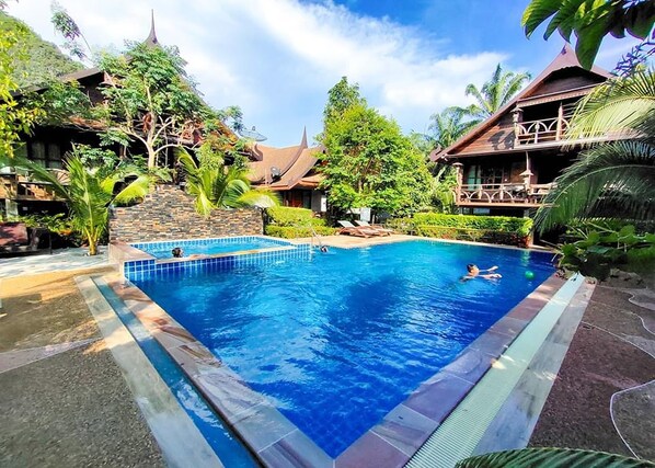 Outdoor pool - Boutique Village Hotel (Krabi)