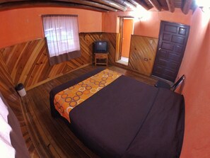 Habitación doble, 1 cama matrimonial | Insonorización y wifi gratis 