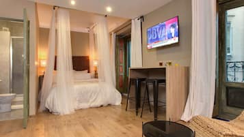 Superior tweepersoonskamer, privébadkamer | Een bureau, verduisterende gordijnen, geluiddichte muren, gratis wifi