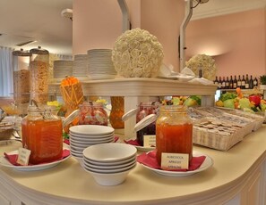 Dining - Hotel Europa- Skypool & Panoroma (Riva del Garda)