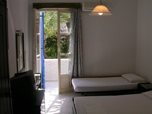 Soundproofing - Hotel Naias (Serifos)