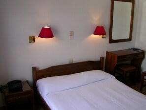 Soundproofing - Hotel Naias (Serifos)