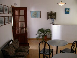 Lobby - Hotel Naias (Serifos)