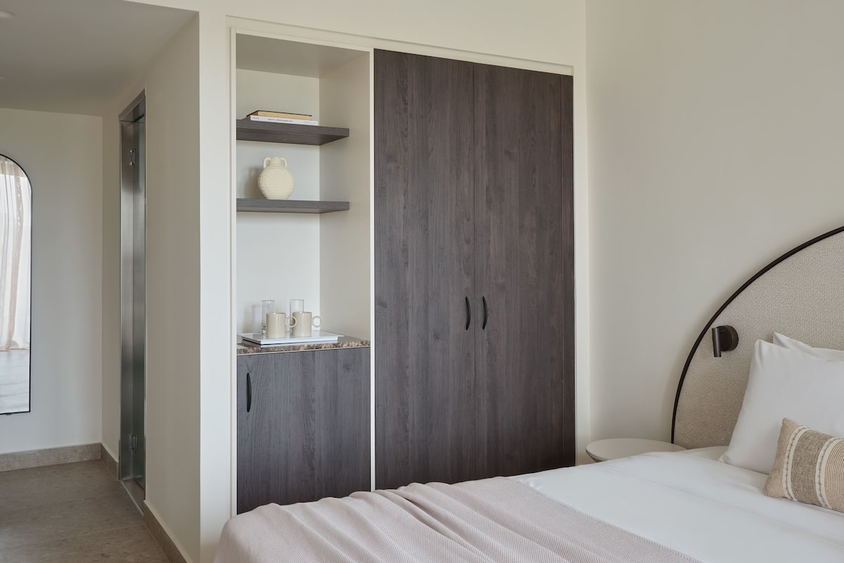 Twin Room Inland view | 1 bedroom, desk, free WiFi, bed sheets