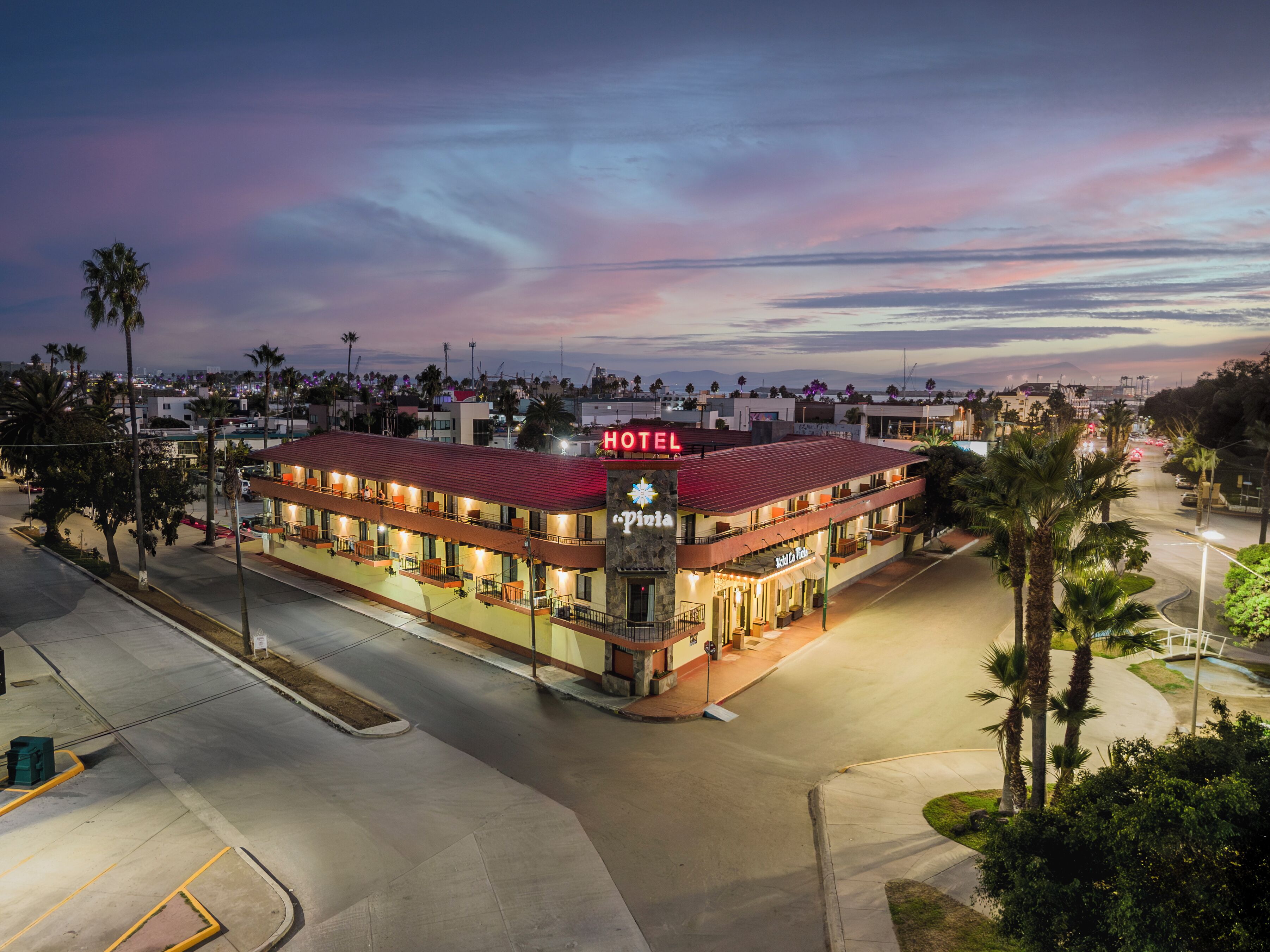 Vista frontal de la propiedad