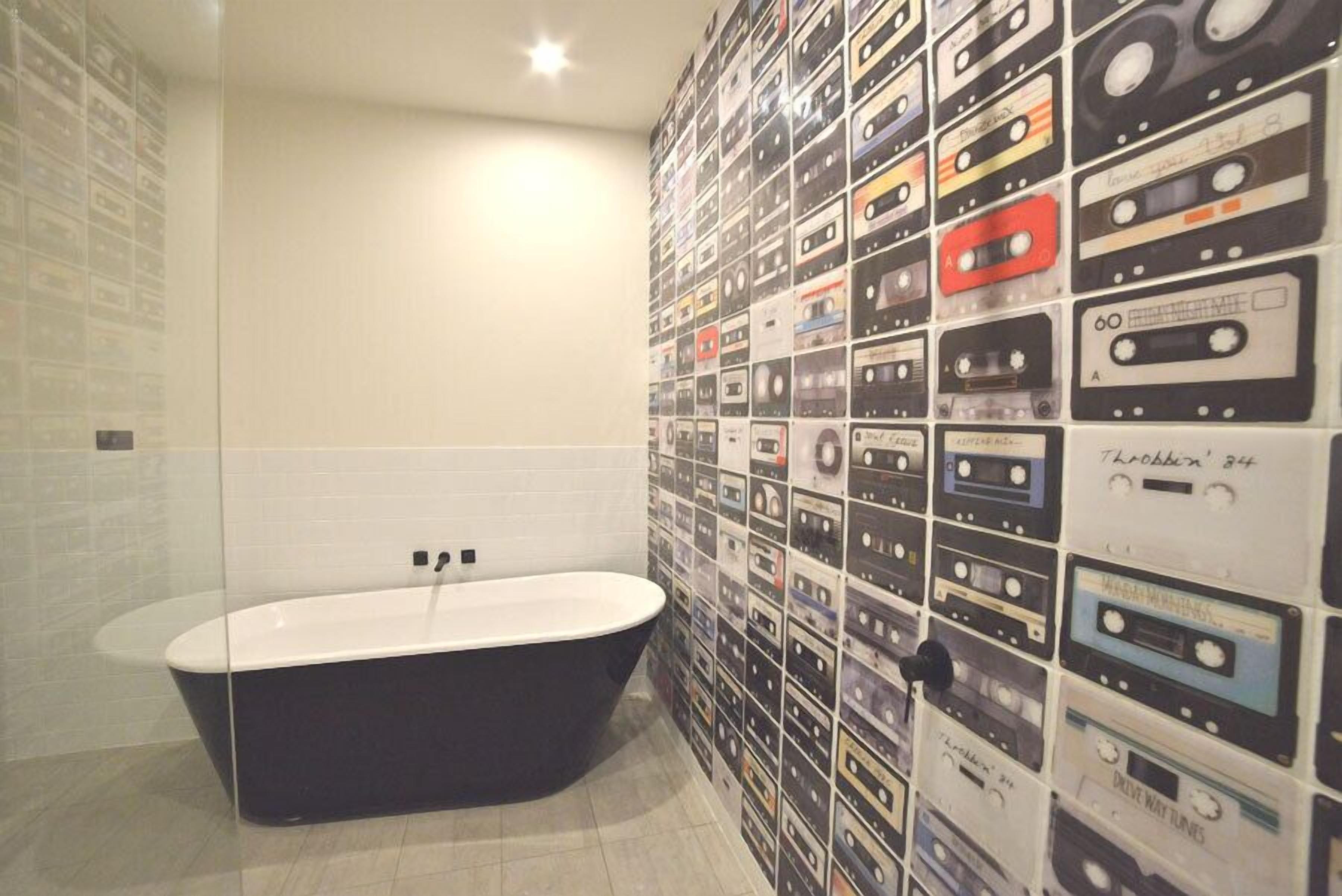 mix tape king room | bathroom | free toiletries, hair dryer, towels