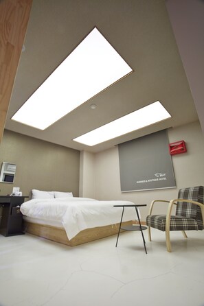 Premium bedding, down duvets, desk, blackout curtains