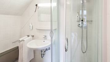 Shower, free toiletries, towels