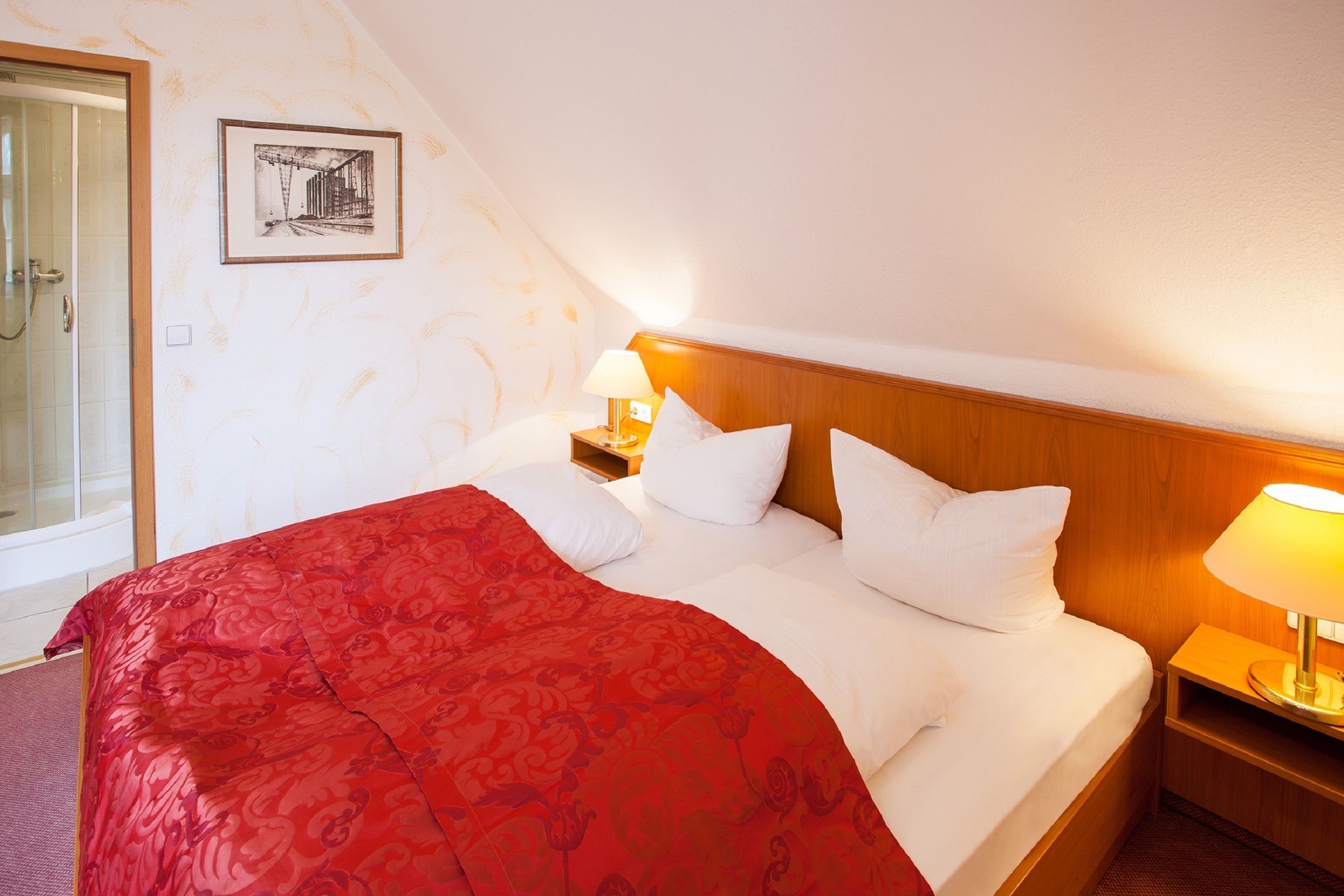 Quarto casal ou duplo | Cofres nos quartos, escrivaninha, espaço de trabalho para notebook