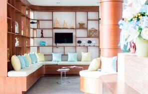 Lobby sitting area - The Phu Beach Hotel (Krabi)