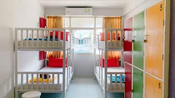 Bed in 8-Bed Mixed Dormitory Room | Free WiFi
