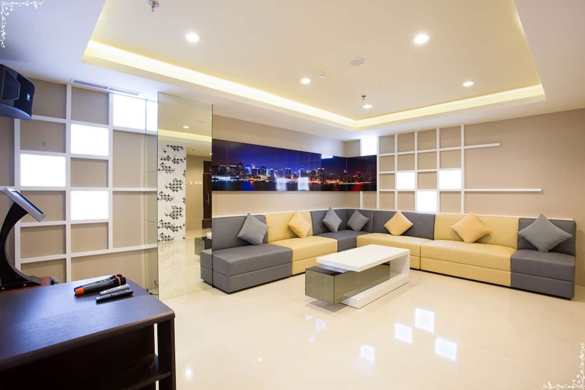 karaoke room