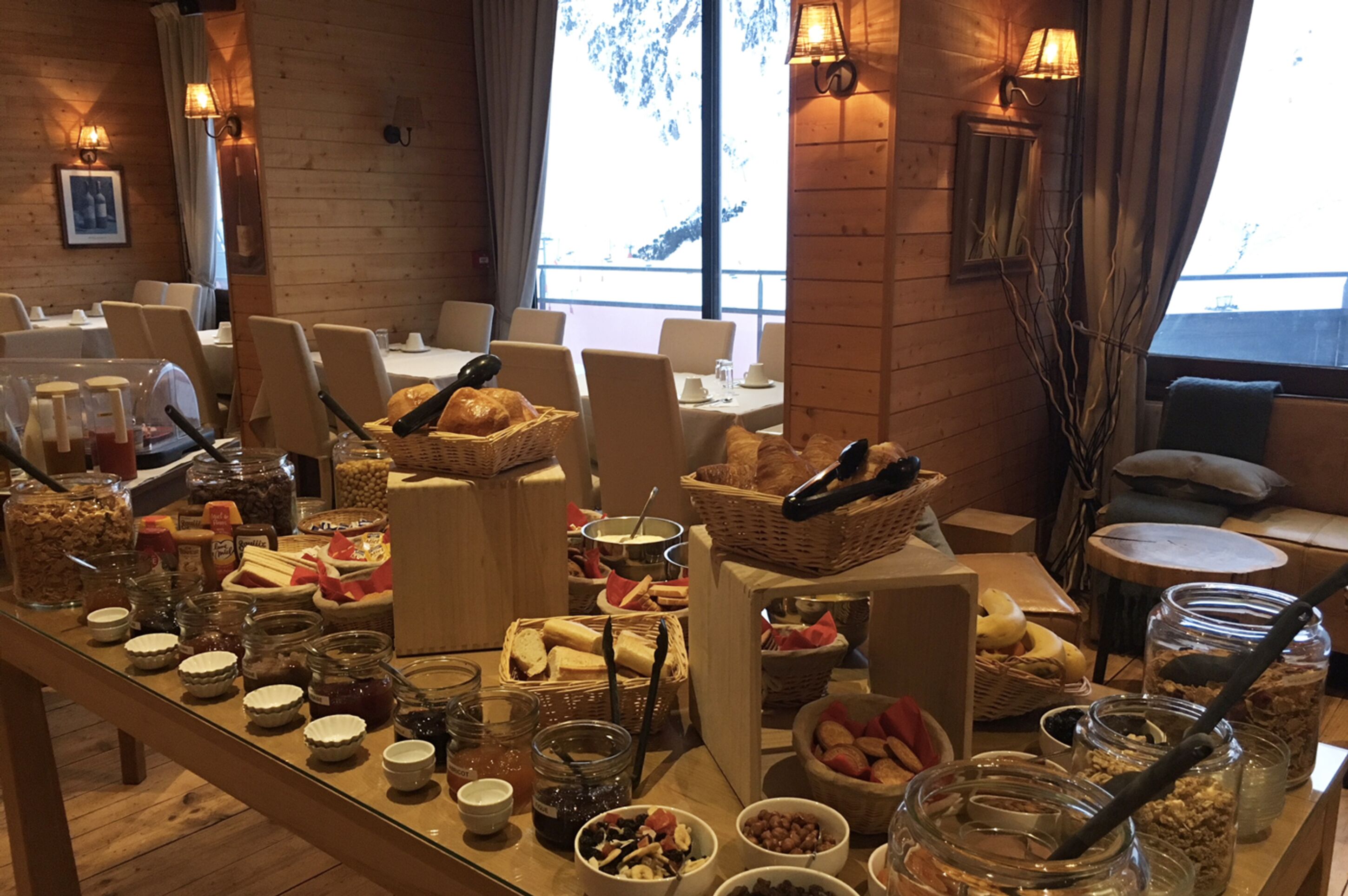 Daily buffet breakfast (EUR 13.00 per person)