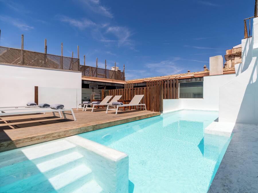 Piscine extérieure (ouverte en saison)