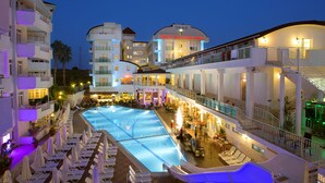 A hotel with a pool, multiple balconies, and a spa. - Merve Sun Hotel & Spa - All Inclusive (Manavgat)