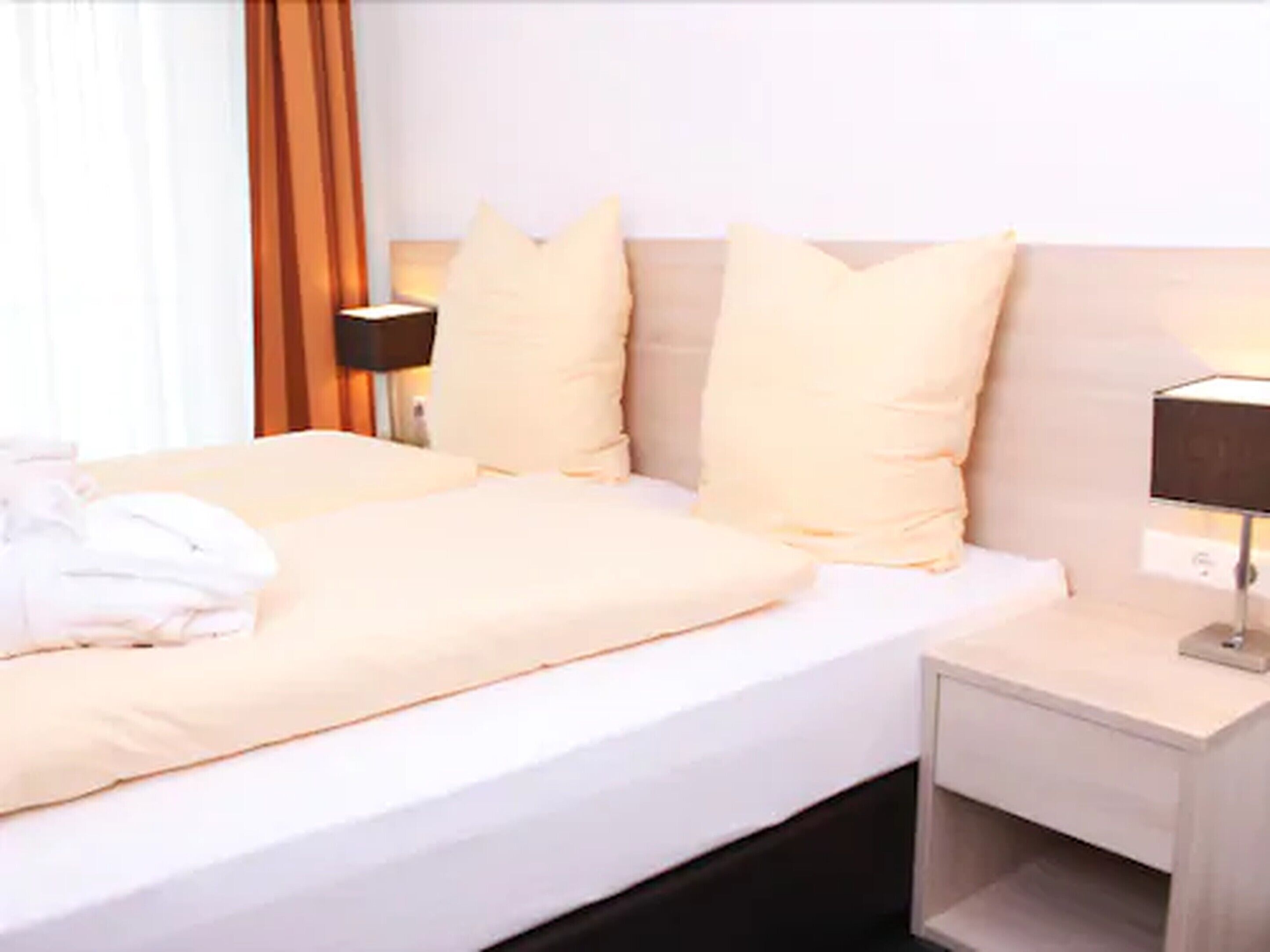 deluxe suite | in-room safe, desk, soundproofing, cots/infant beds