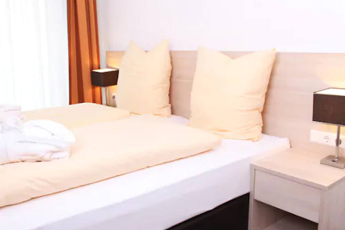 deluxe suite | in-room safe, desk, soundproofing, cots/infant beds