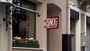 A building with a sign for 'SNOG rooms & suites'. - SNOG Rooms & Suites (Istanbul)