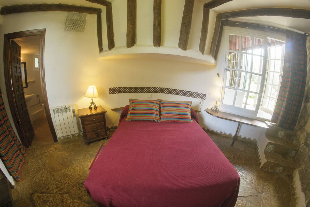 cabin (10 pax) | 2 bedrooms, premium bedding, desk, free cots/infant beds