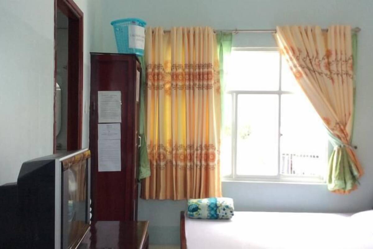 Double Room | Minibar, desk, free WiFi