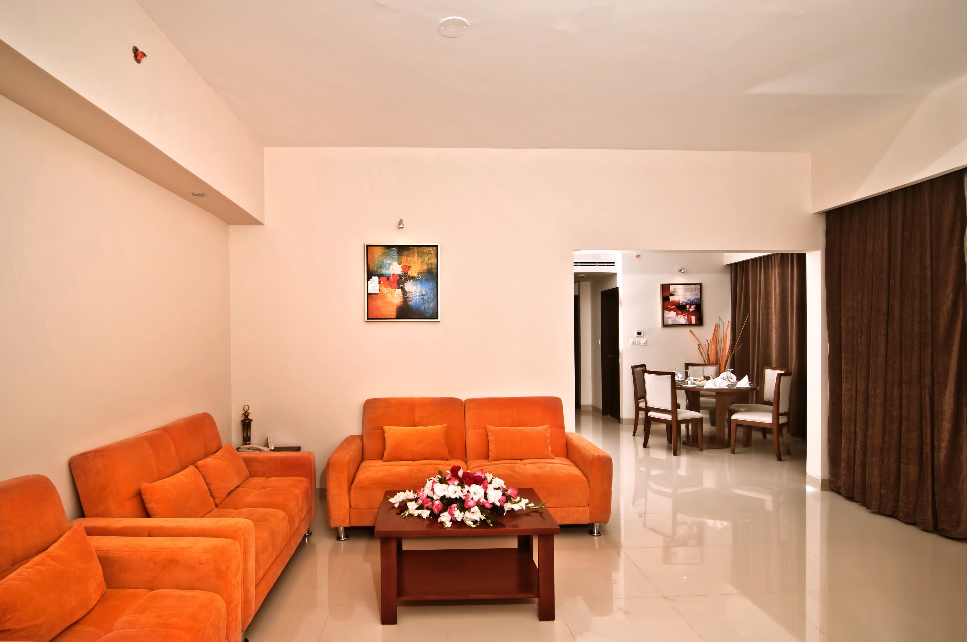 Royal suite, 2 slaapkamers, balkon, uitzicht op zee (Kitchenette,1 King, 2 Single) | Snel internet, een wekker