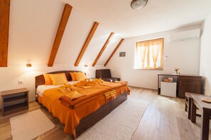 Deluxe Double Room, Mountain View | 1 bedroom, premium bedding, in-room safe, desk - House Rustico (Plitvicka Jezera)