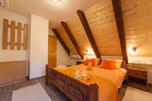 House, 2 Bedrooms, Balcony, Mountain View