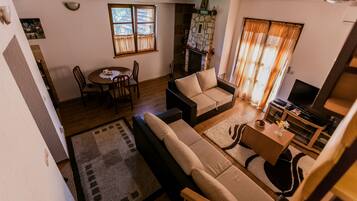 Maison, 2 chambres, balcon, vue montagne | 1 chambre, literie de qualité supérieure