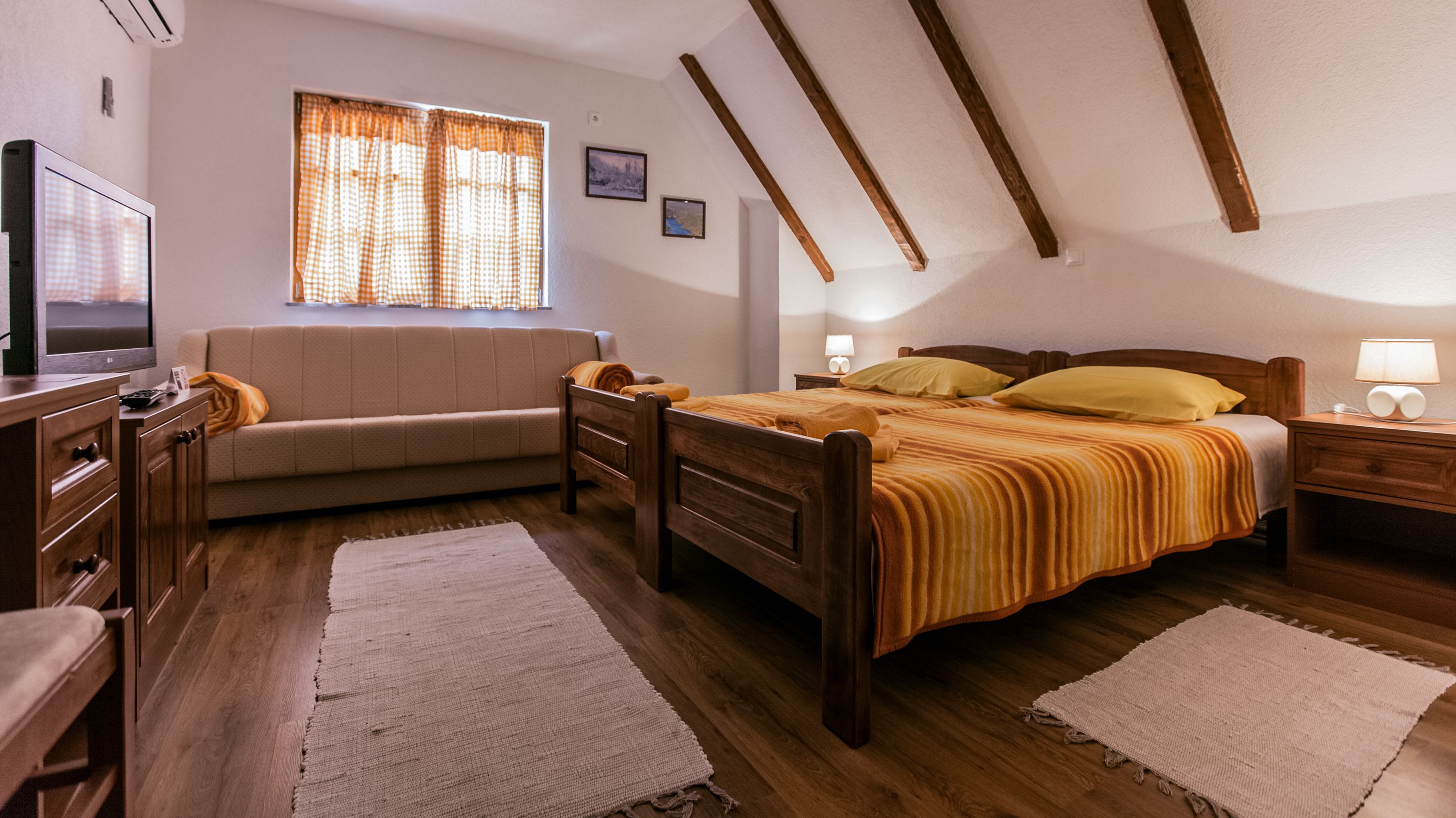 Deluxe-Doppelzimmer, Bergblick | 1 Schlafzimmer, hochwertige Bettwaren, Zimmersafe, Schreibtisch
