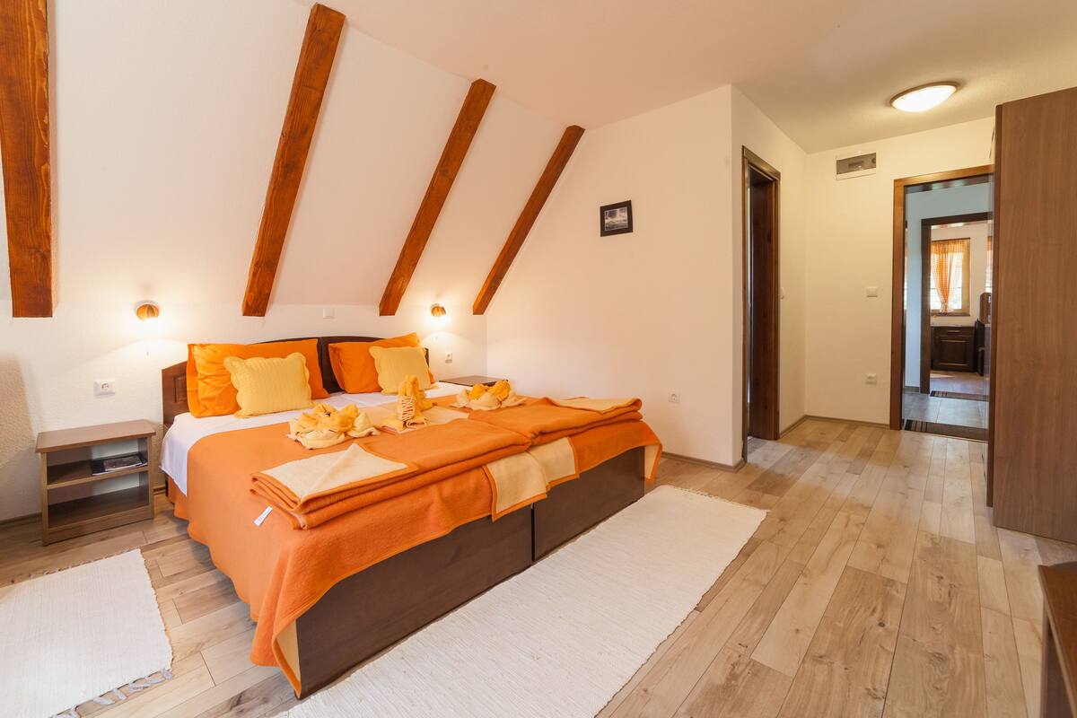 Quarto casal standard, vista para a montanha | 1 quarto, roupas de cama premium, cofres nos quartos, escrivaninha