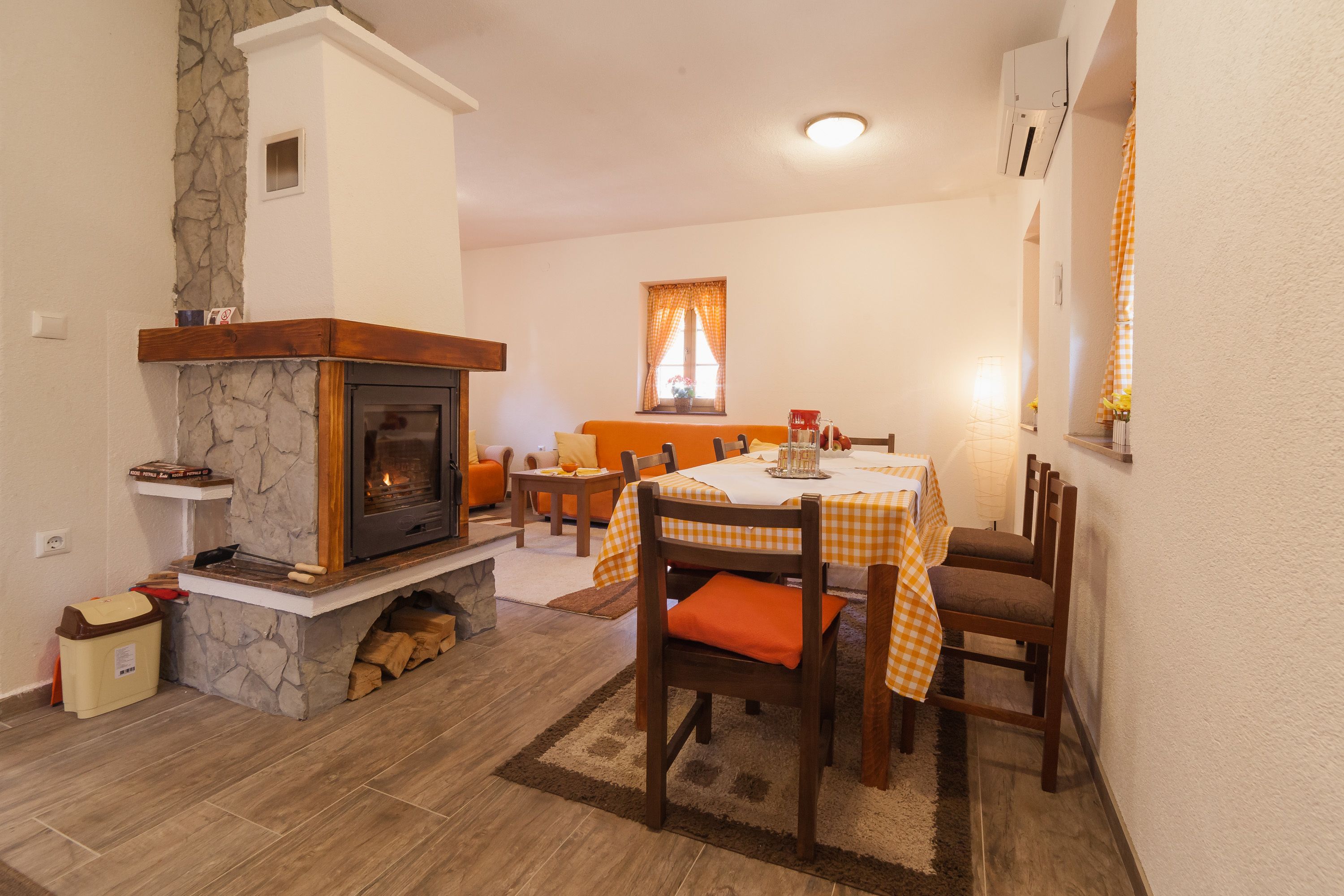 House, 2 Bedrooms, Balcony, Mountain View | Living area | LCD TV