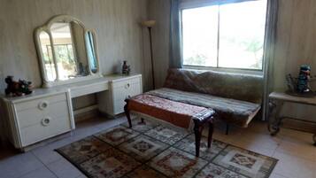 Chambre Deluxe, 1 très grand lit, salle de bain privée (Master) | Décor unique, ameublement unique