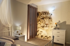 Quarto conforto, 1 cama de casal, vista para o pátio (King) | Cofres nos quartos, individualmente decorados