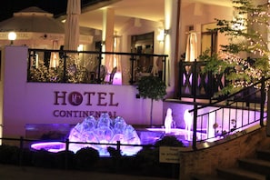 Property entrance - Hotel Continental (Krynica Morska)